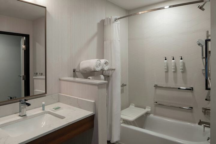 Room 10 of 22
