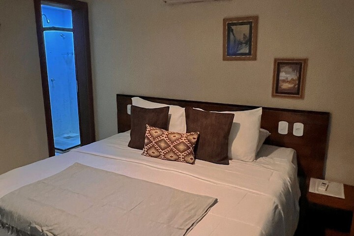 Room 6 of 189