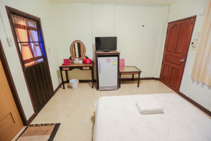 Room 27 of 84