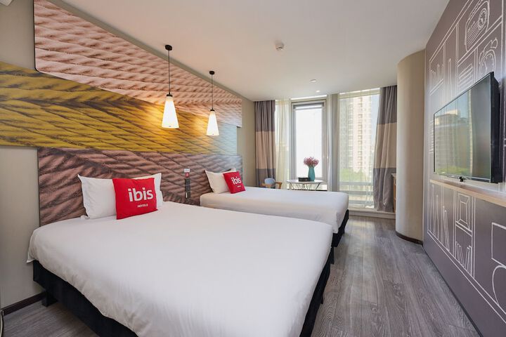 Room 18 of 46