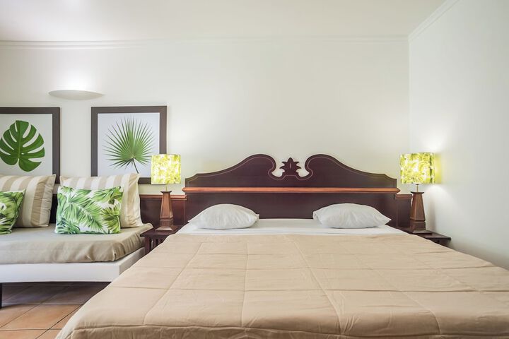 Room 3 of 116
