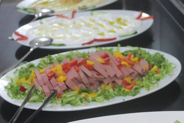 Dining 51 of 55