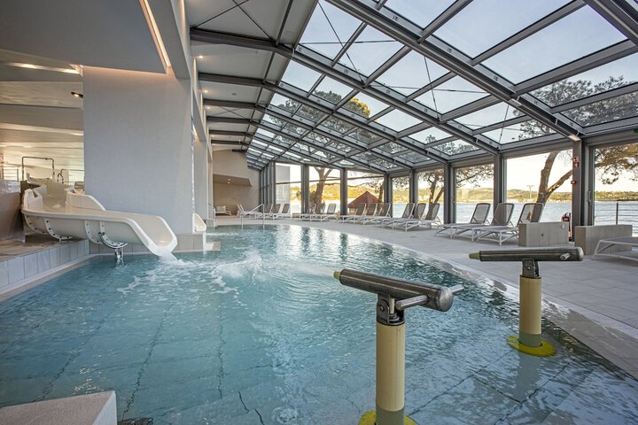 Pool 44 of 78