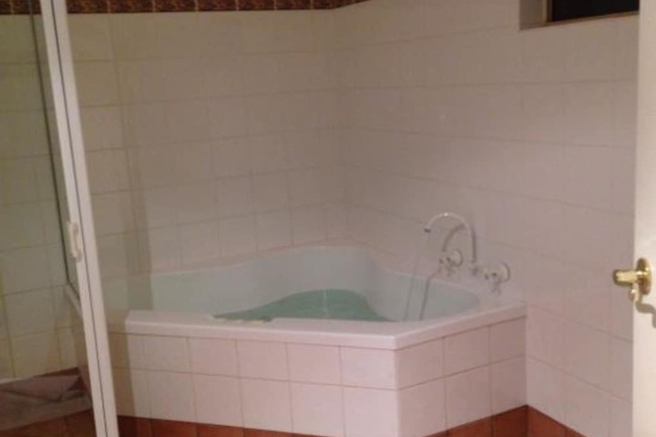 Hot Tub 22 of 46
