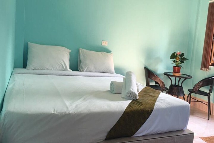 Room 6 of 35