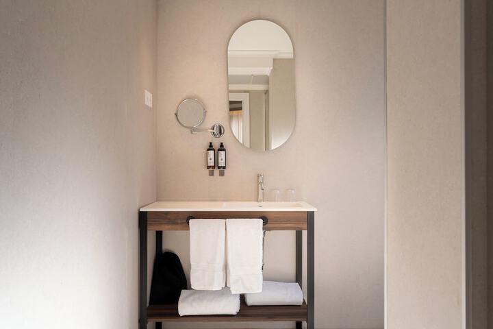 Room 45 of 86