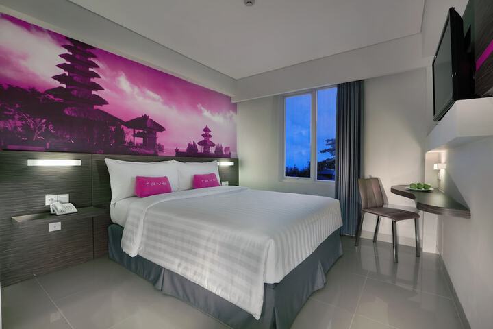 Room 10 of 25