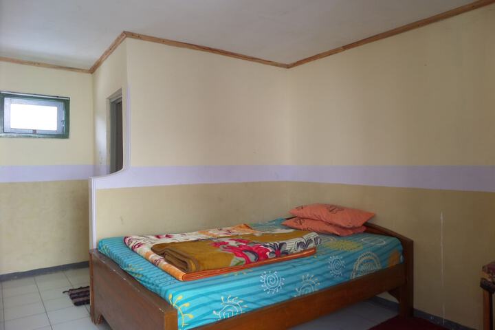 Room 17 of 42