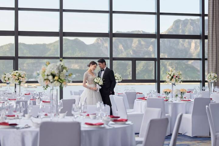 Ballroom/Hall 38 of 46