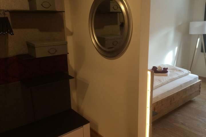 Room 28 of 63