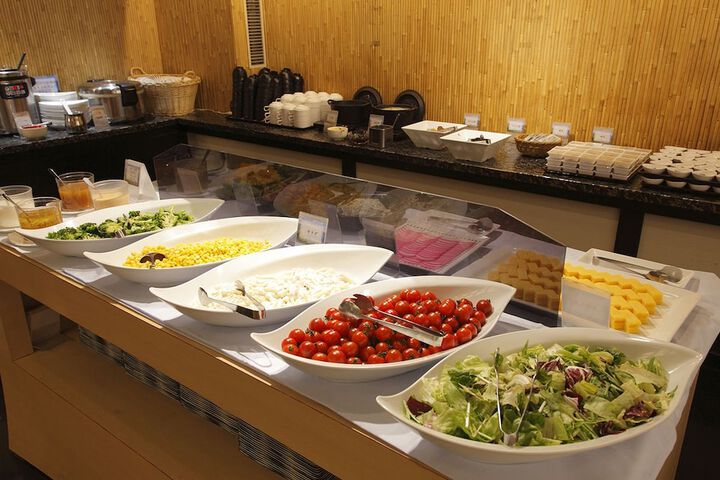 Dining 92 of 99