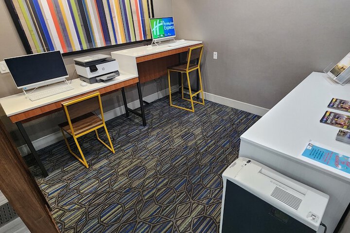Business Center 29 of 35