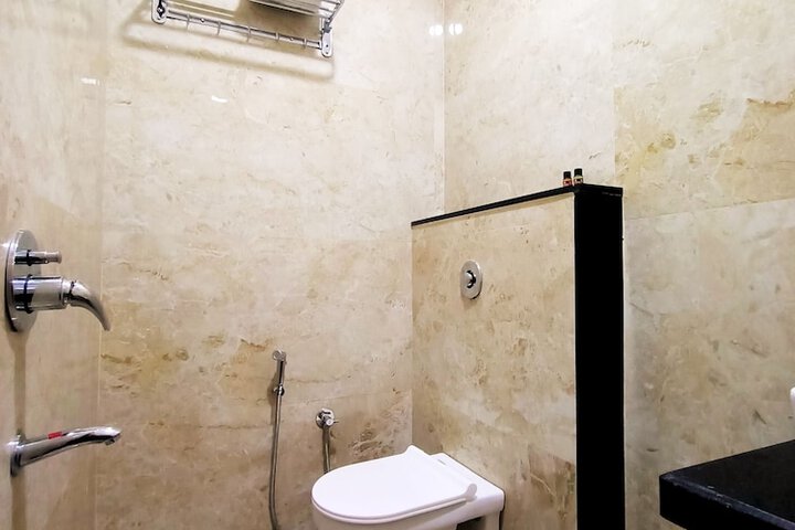 Room 14 of 16
