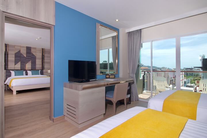 Room 18 of 156