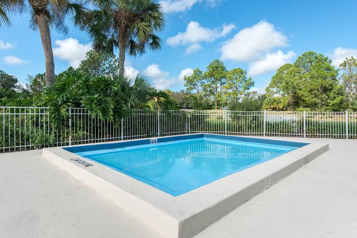 Pool 32 of 44