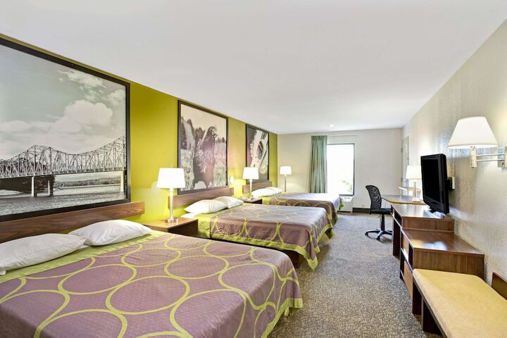 2 Queen Beds (4 of 13)