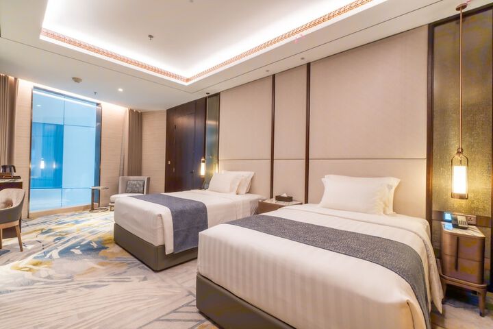 Room 4 of 69
