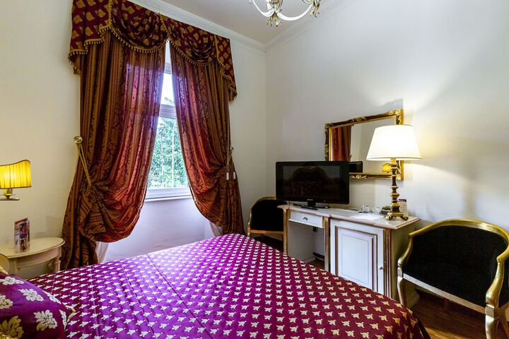 Room 56 of 208