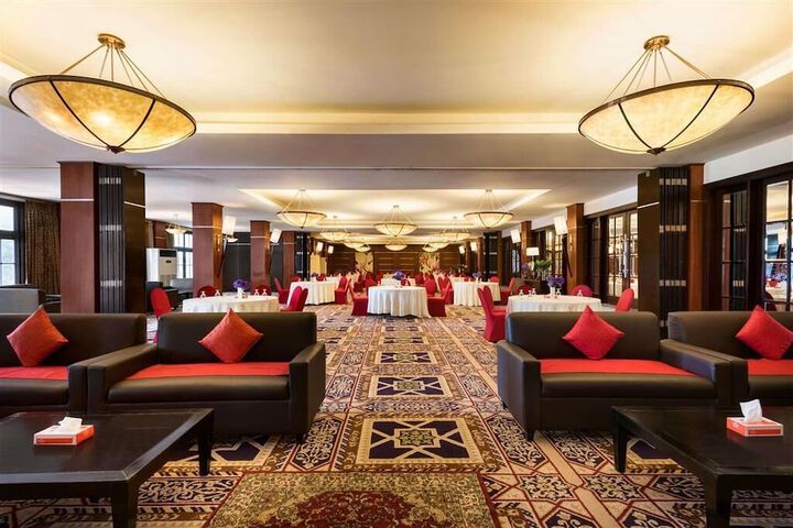Ballroom/Hall 27 of 35