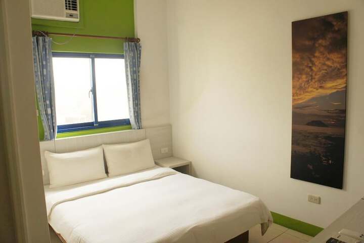 Room 12 of 14