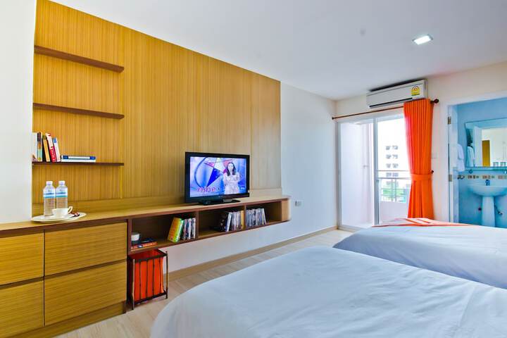 Room 6 of 42