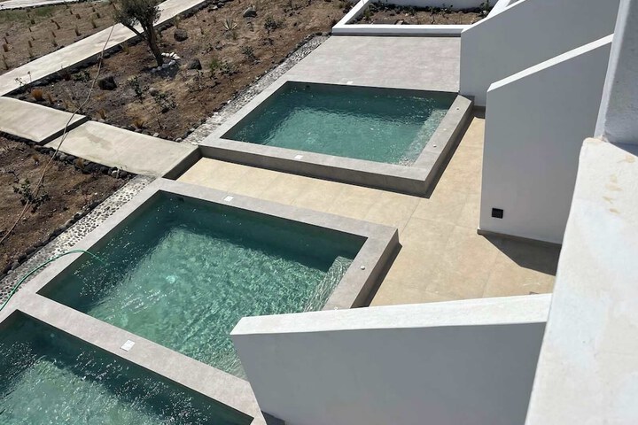 Pool 26 of 33