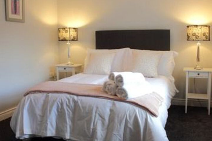 Room 12 of 18
