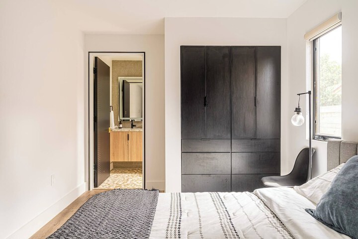 Room 3 of 103
