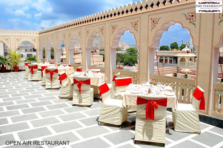 Dining Photos
