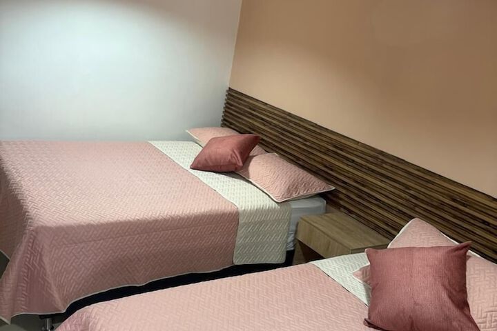 Room 5 of 12