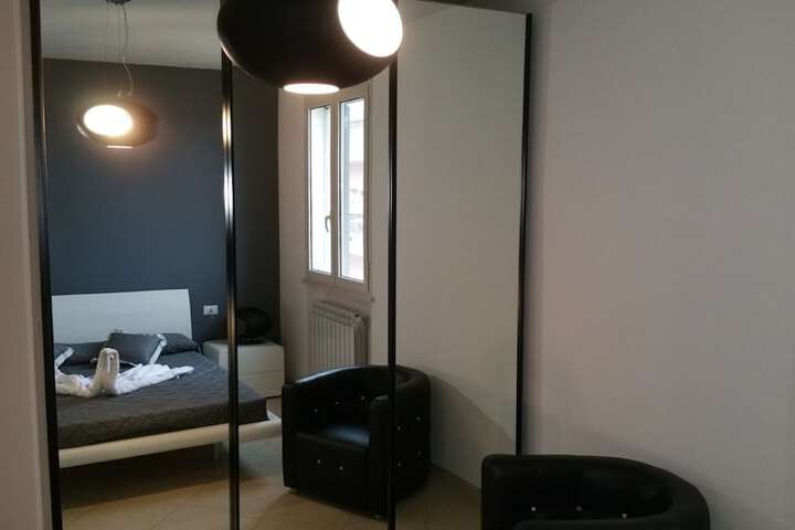 Room 2 of 97