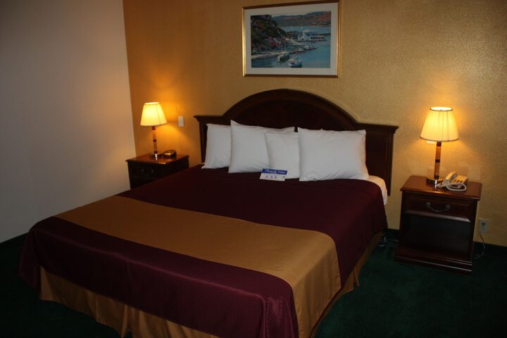 Room 3 of 37