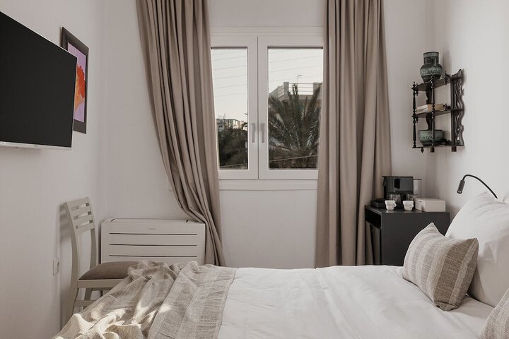 Room 5 of 92
