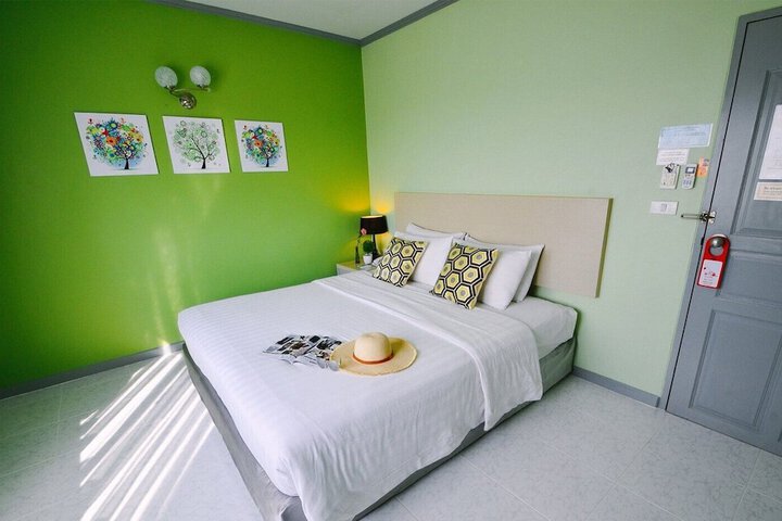 Room 18 of 83