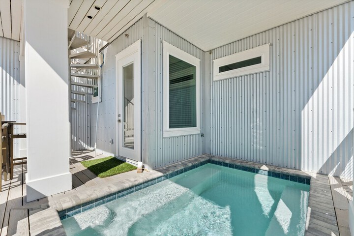 Pool 64 of 100