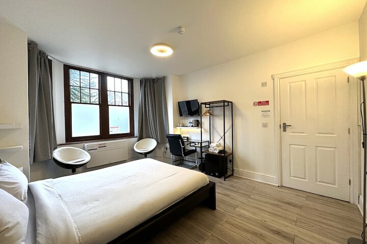 Room 9 of 36