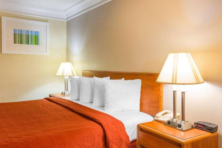 1 King Bed (1 of 8)