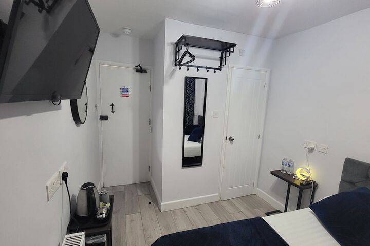 Room 25 of 87