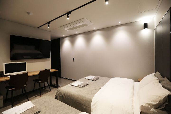 Room 8 of 44