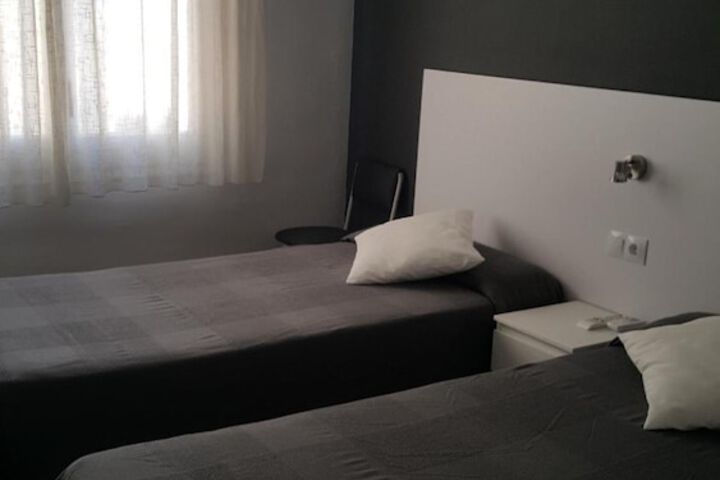 Room 21 of 32