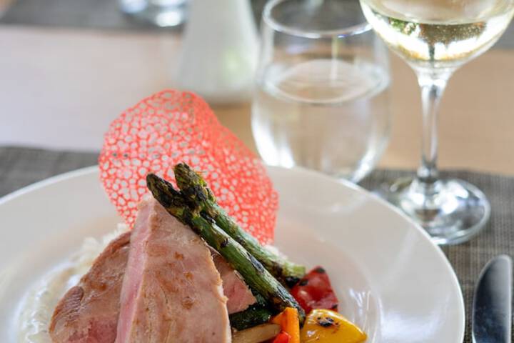 Dining 87 of 131