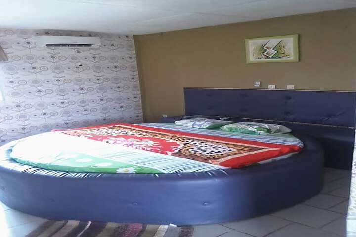 Room 3 of 8