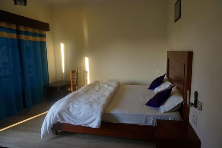 Room 2 of 11