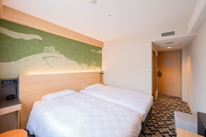 Room 27 of 120