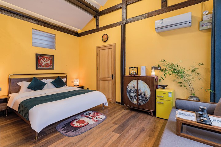 Room 18 of 48