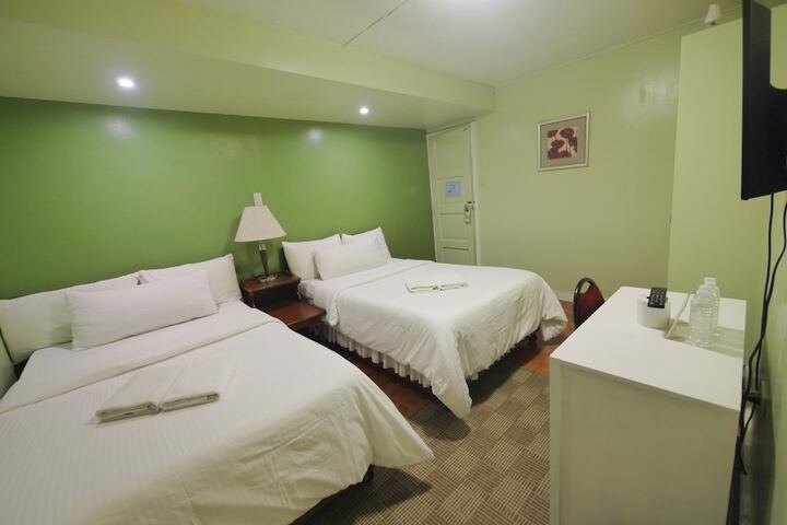 Room 25 of 63
