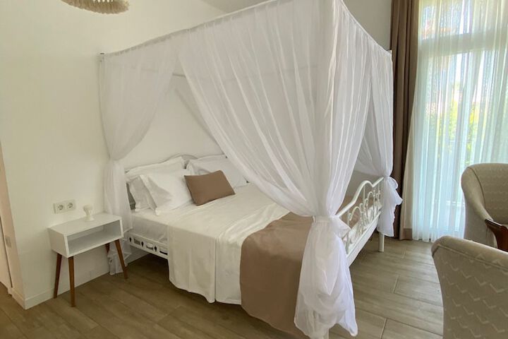 Room 35 of 184