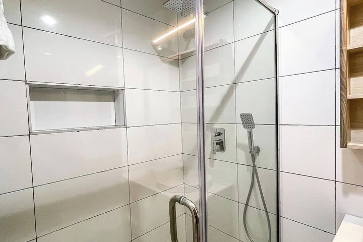 Room 9 of 28