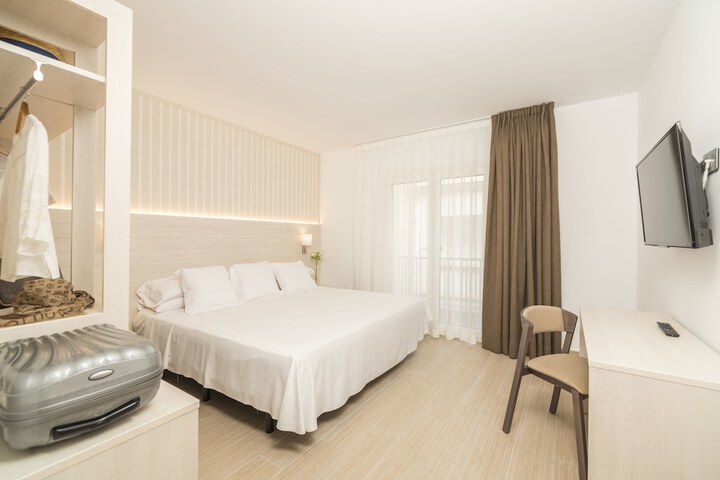 Room 6 of 55