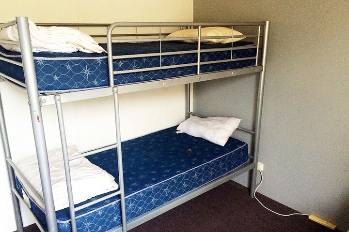 Room 145 of 192